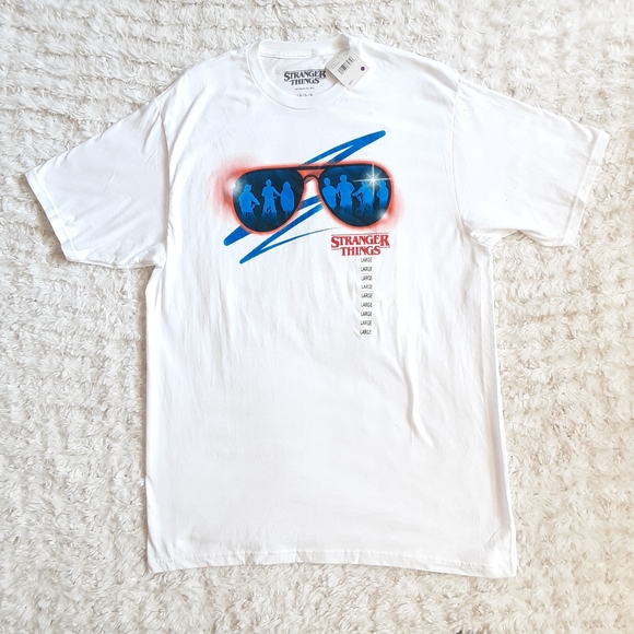 Stranger Things Mens Crew Neck Short Sleeve Graphic T-Shirt NWT - Picture 2 of 5